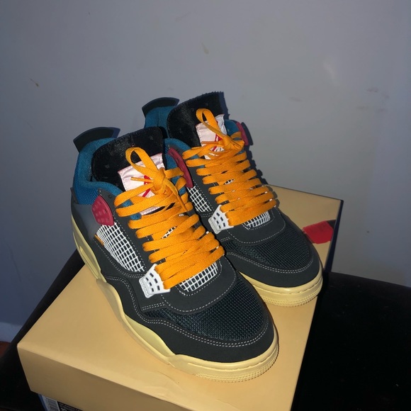 size 10M jordan union 4’s off noir main image 8